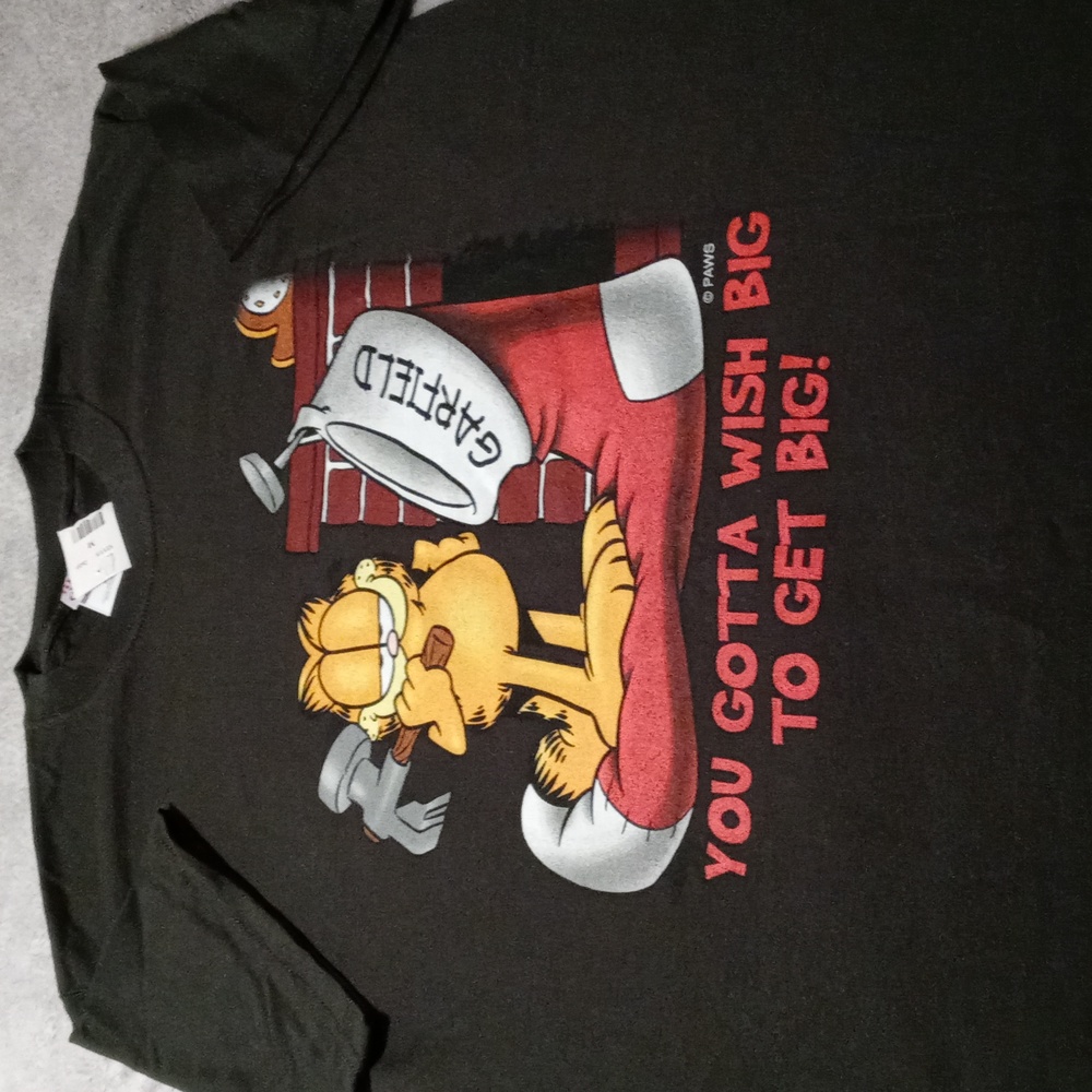 Christmas Garfield Tee NWT Size M Unisex Graphic Tee - Picture 3 of 4